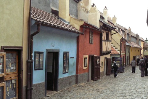 Golden_lane_on_castle_hill