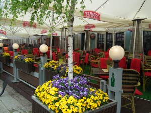 outside cafes come with a blanket